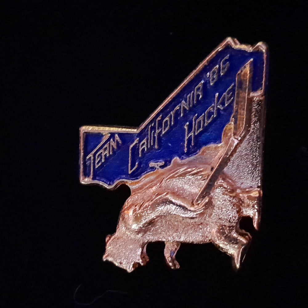 1986 Youth California Hockey Team Pin